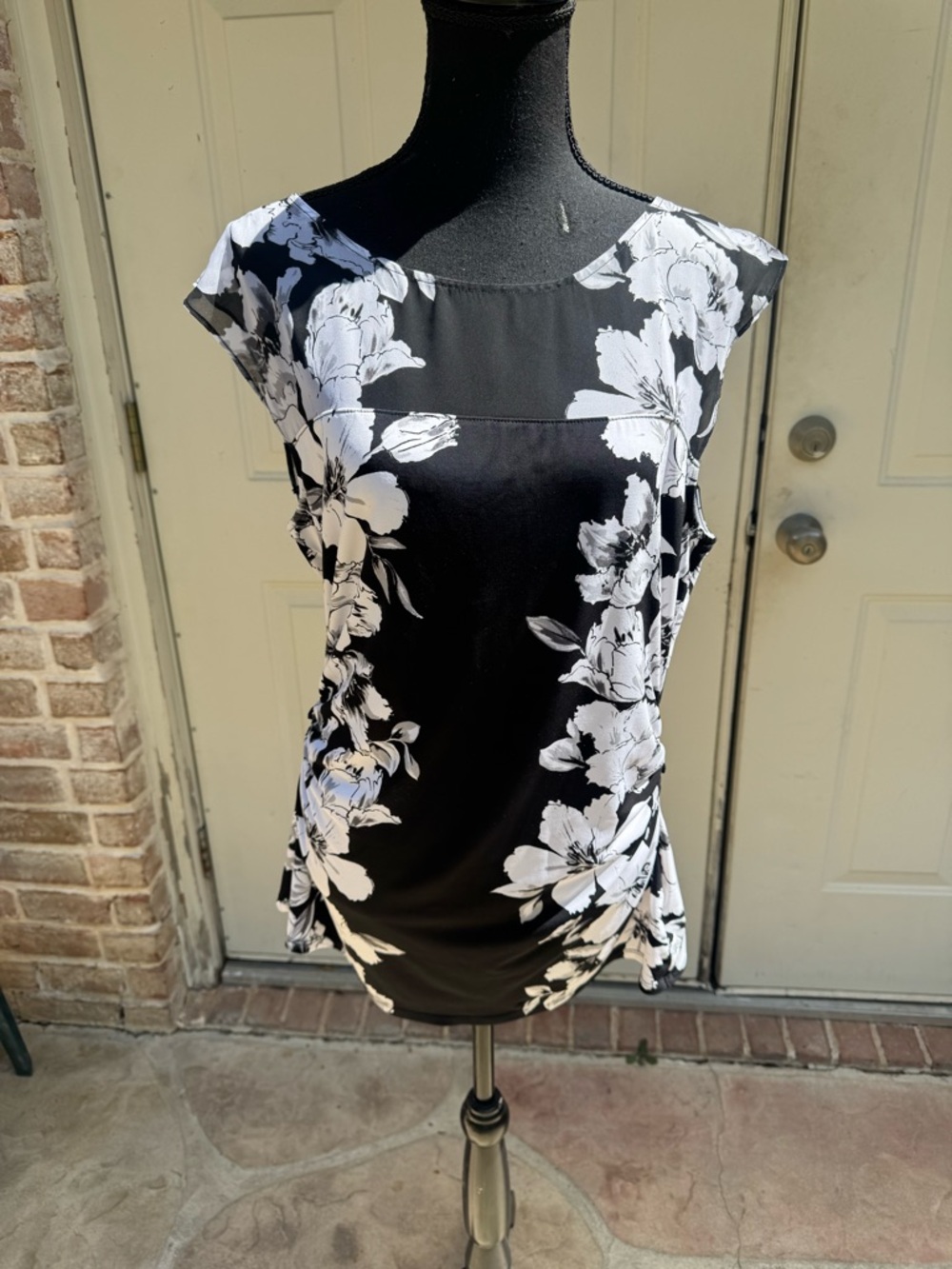 White House Black Market, Floral Sleeveless Tunic, Size Large